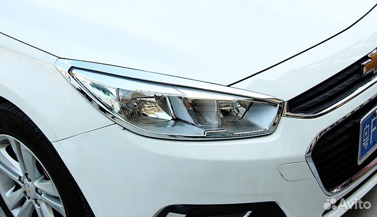 Хромированные накладки на передние фары Chevrolet