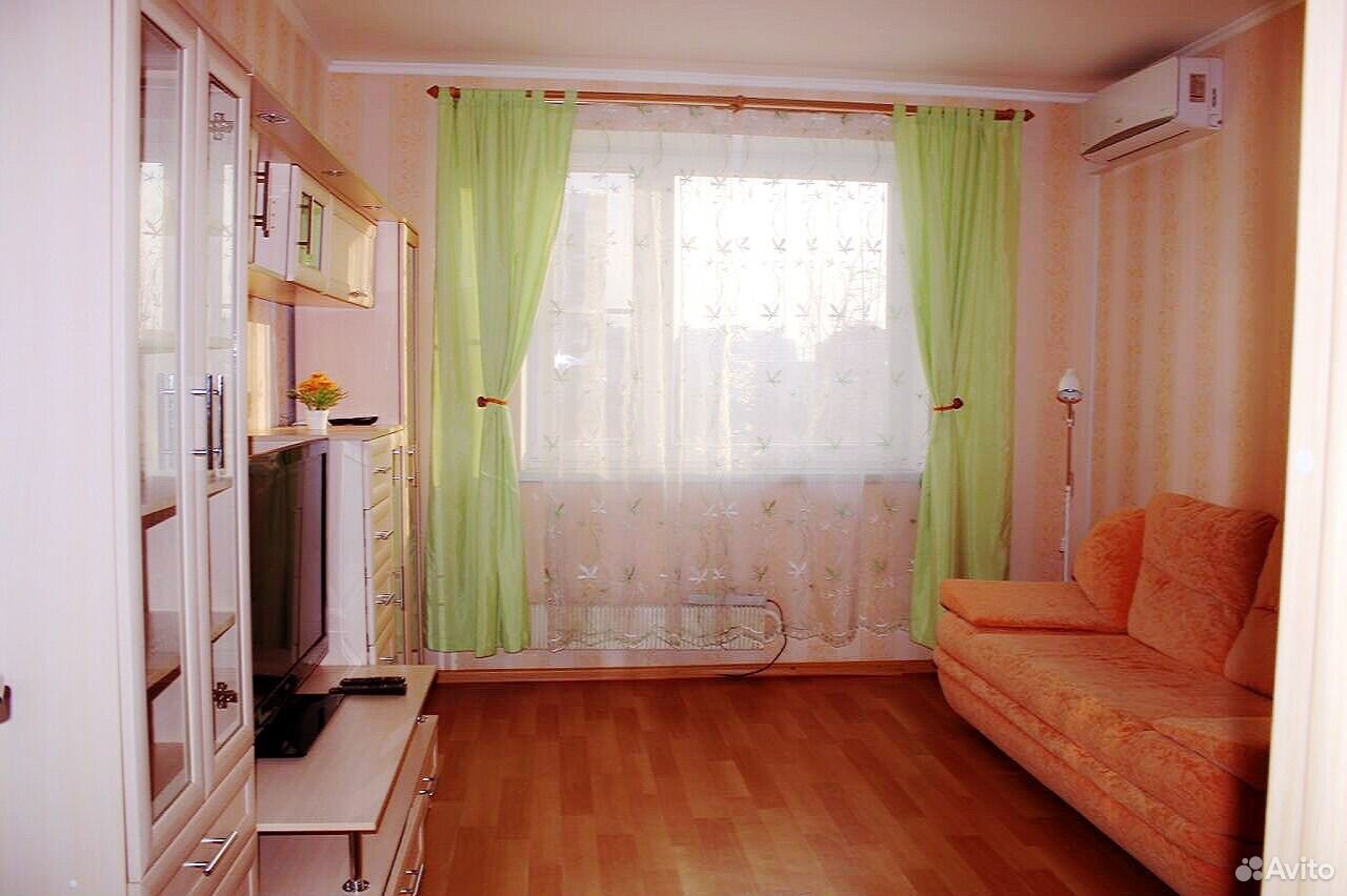 2 комнатная квартира ясенево. Квартира на сутки Ясенево метро. Квартиры посуточно Москва метро Ясенево. СНЕАТ квартиро Яснево сутчни. Снять квартиру в Ясенево 1 комнатную.