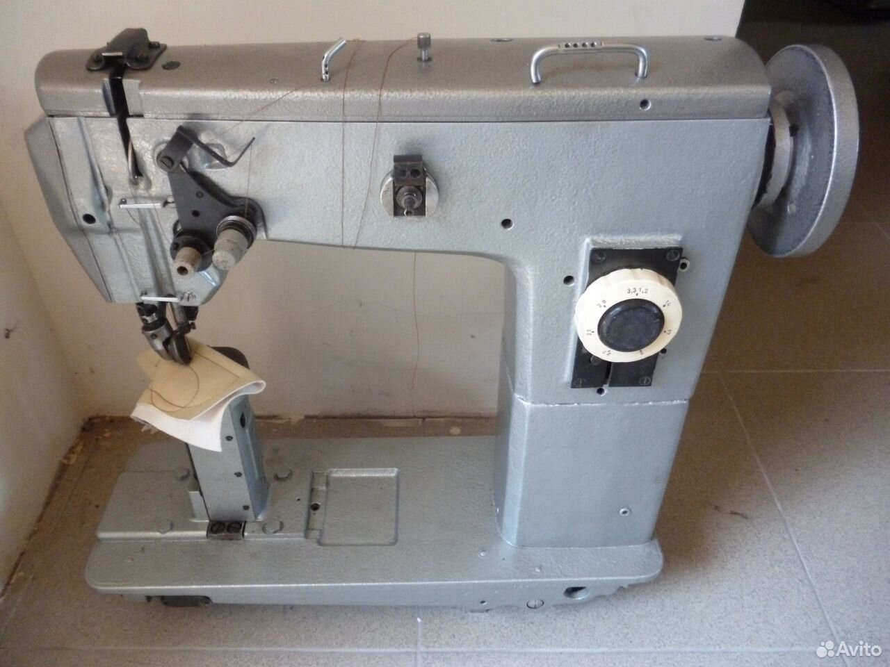 Авито машинка промышленная. Промышленная швейная машина ПМЗ 330. Швейная машинка 332 класс колонковая. Швейная машина 236 класс колонковая швейная. ПМЗ колонковая швейная машина.