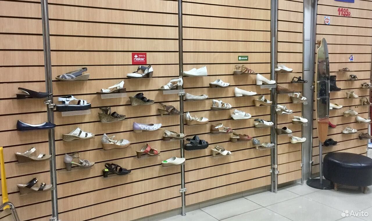 Сдается обуви. Каскад отдел обуви. Интересный фон для продажи обуви. Куда деть обувь в КАМАЗЕ. Можно сдать обувь обратно в магазин