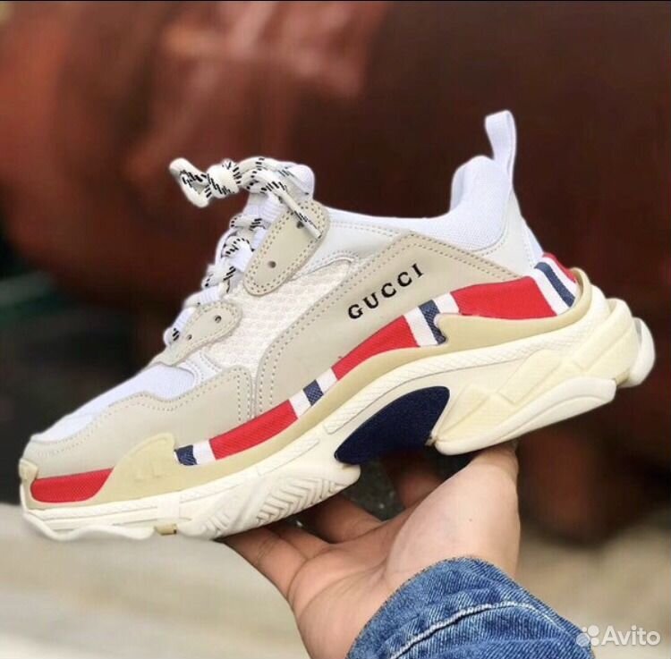 Коллаборация баленсиага. Кроссовки гуччи Баленсиага. Balenciaga Triple s x Gucci. Баленсиага гуччи кроссовки Triple. Кроссовки Balenciaga x Gucci Triple s.