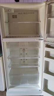 Продам большой Холодильник 