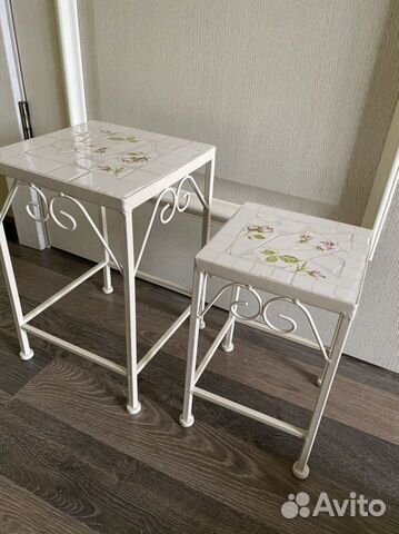 Декоративный столик, подставка под цветы