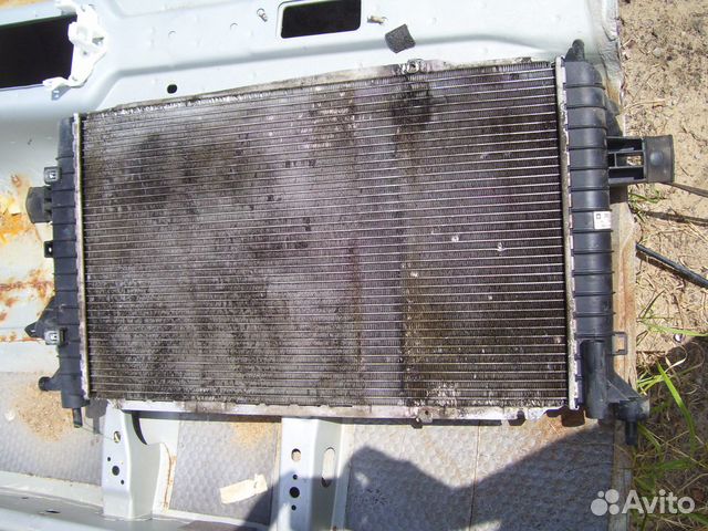 Опель астра H радиатор охлаждения