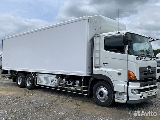 Hino 700 (Profia), 2004