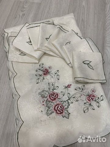 Скатерть с вышивкой