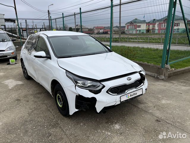 Kia Ceed 1.6 AT, 2020, битый, 27 000 км