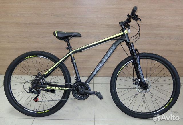 Горный новый велосипед на 29 колесах