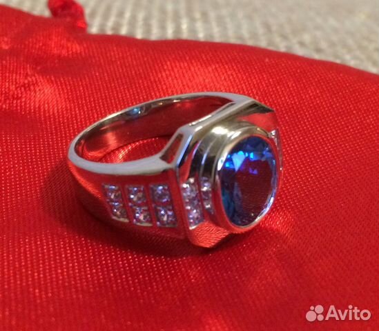 Серебряный перстень с топазом Серебряный перстень с топазом