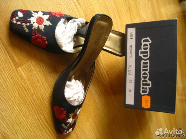 Босоножки с вышивкой. б/у. Красивые Босоножки с вышивкой. б/у. Красивые