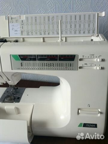Новая японская швейная машина Janome 7524A + Сумка Новая японская швейная машина Janome 7524A + Сумка