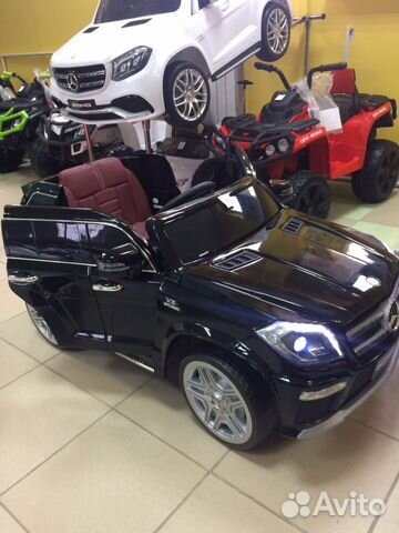 Детский электромобиль Mercedes GL63, черный глянец Детский электромобиль Mercedes GL63, черный глянец