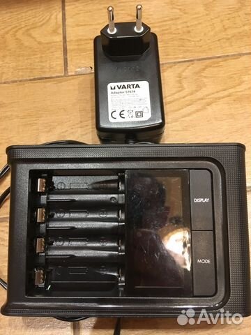 Зарядное устройство varta LCD Smart Charger Зарядное устройство varta LCD Smart Charger