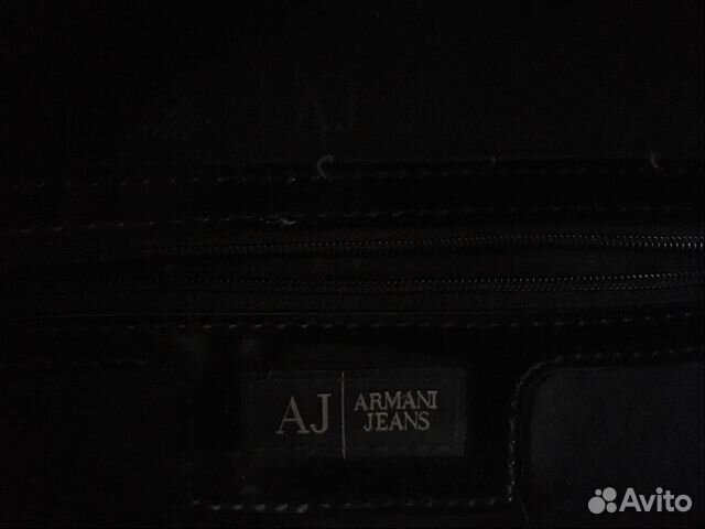 Сумка Armani Jeans в комплекте с длинным ремнём Сумка Armani Jeans в комплекте с длинным ремнём