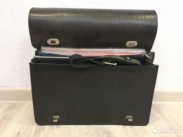 Кожаный мужской портфель Кожаный мужской портфель