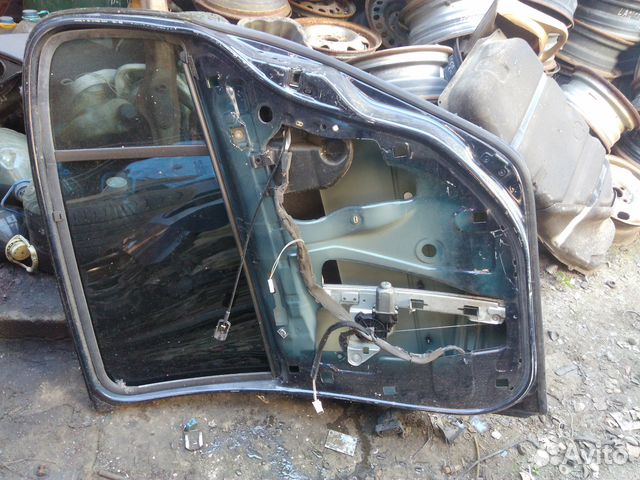 Дверь задняя правая на Renault Megane 2 Дверь задняя правая на Renault Megane 2