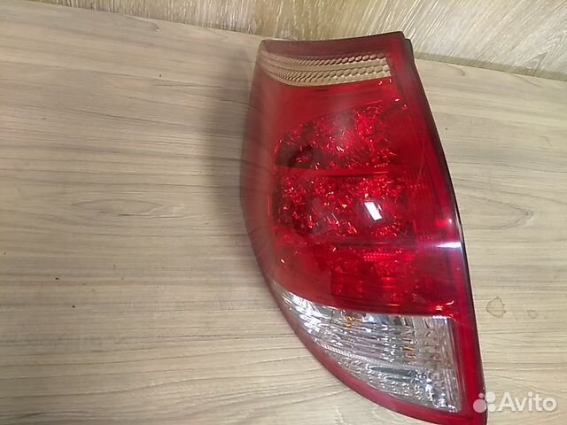Фонарь задний левый Тойота Рав 4 ха 30