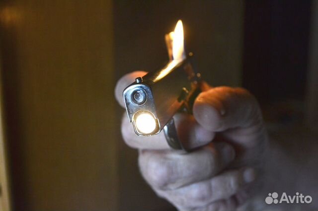 Зажигалка пистолет газовая с фонариком