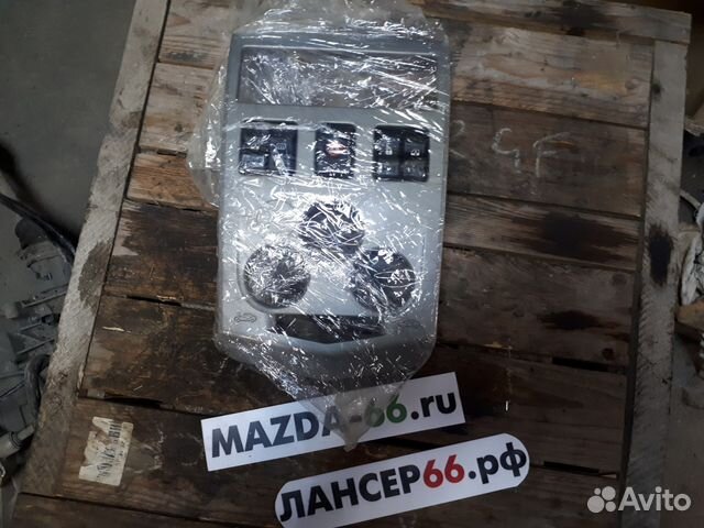 Консоль центральная рено логан 2007 Г Консоль центральная рено логан 2007 Г