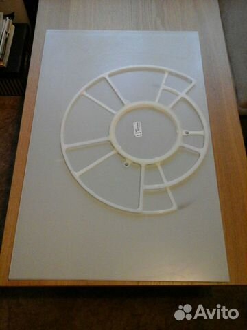 Стеклянная подставка под TV observator IKEA Стеклянная подставка под TV observator IKEA