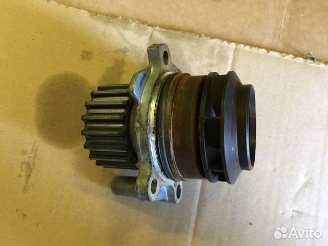 Водяной насос Volkswagen Audi 2.0 TDI 140 л.с Водяной насос Volkswagen Audi 2.0 TDI 140 л.с