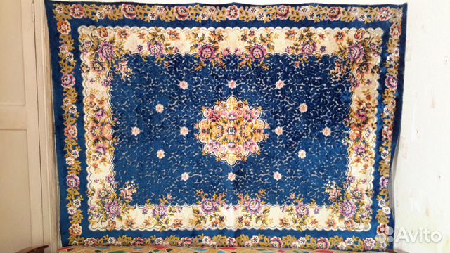 Плюшевый ковер-ретро