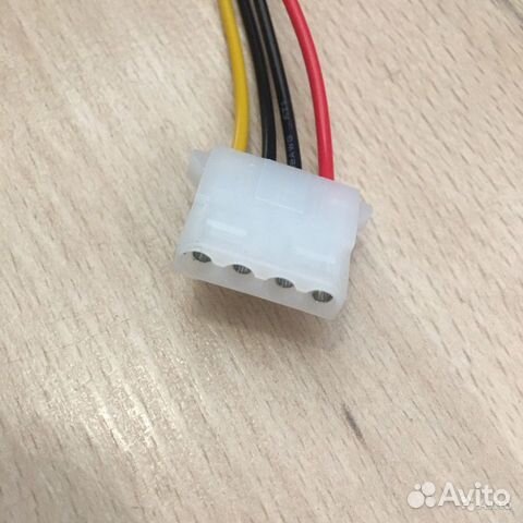 Переходник Molex-SATA