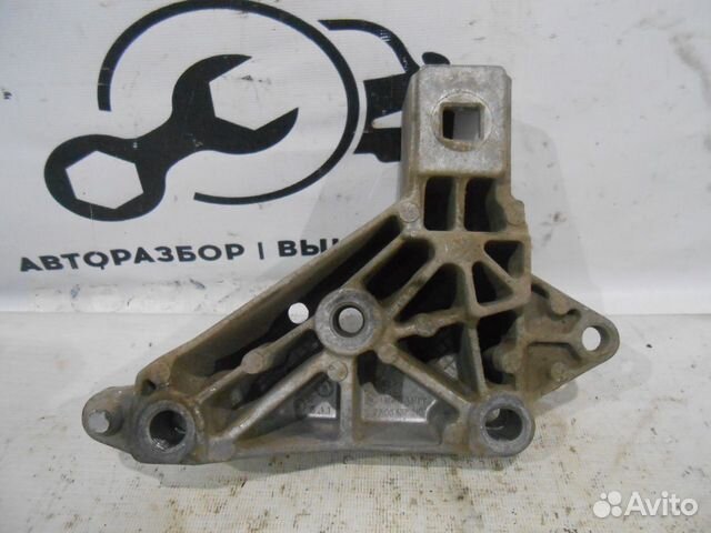 Кронштейн двигателя Renault Symbol 1,4л МКПП