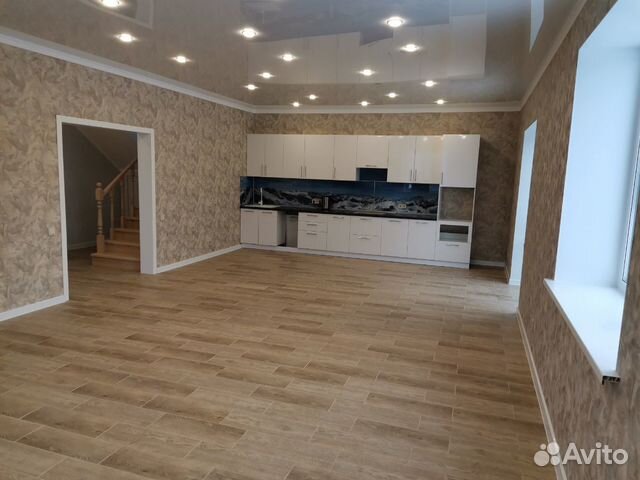 Дом 185 м² на участке 4 сот.