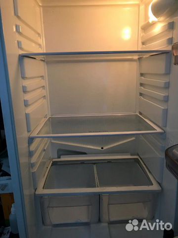 Холодильник ariston