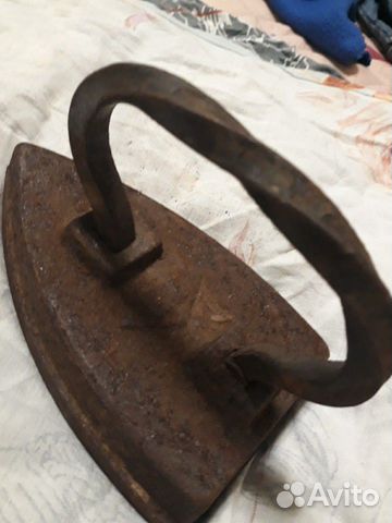 Старинный утюг чугунный