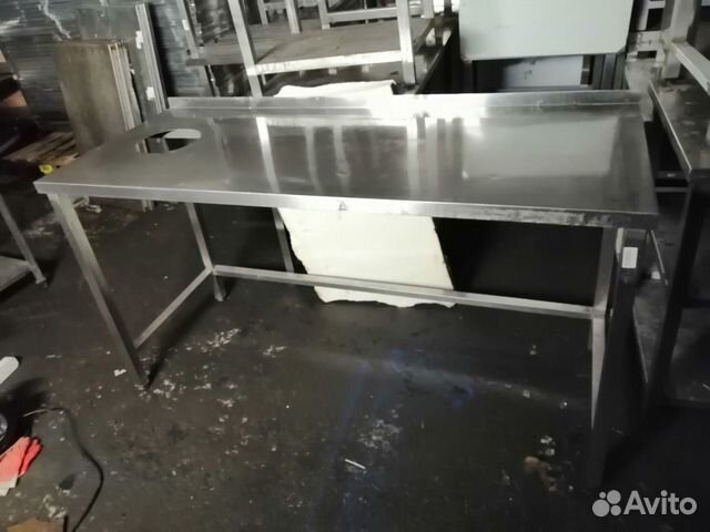 Стол из нержавейки отверстием 1700/700 Стол из нержавейки отверстием 1700/700