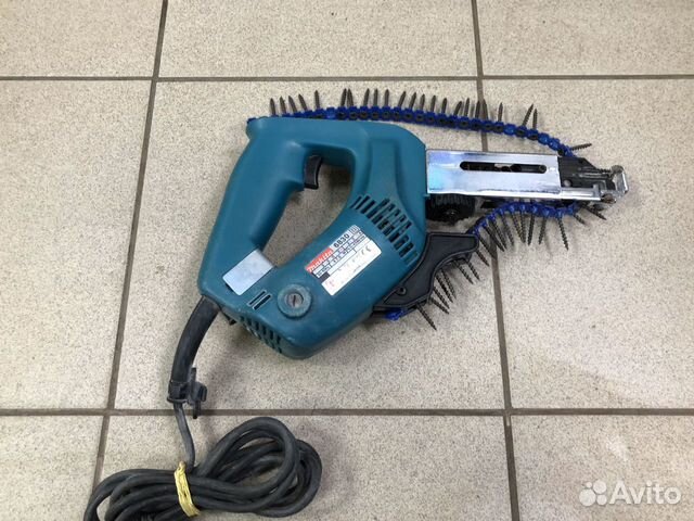 Магазинный шуруповерт Makita 6830