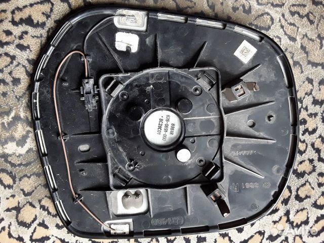 Зеркальные элементы Toyota Land Cruiser 200 оригин