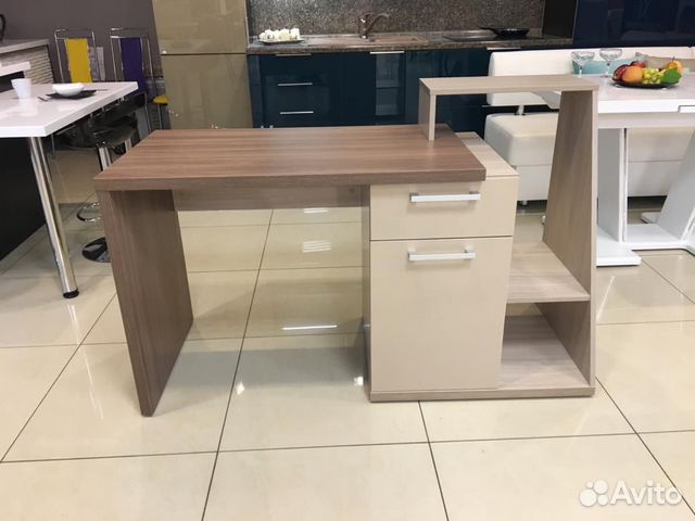 Стол письменный для удалённой работы