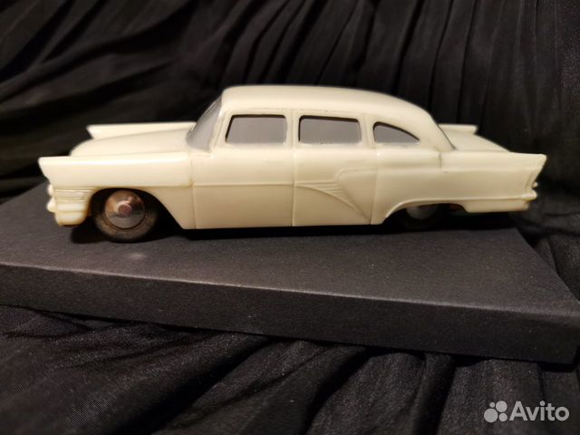 Игрушка СССР машина Чайка. Газ-13