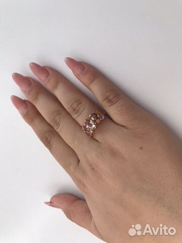 Новое золотое кольцо с топазами Swarovski