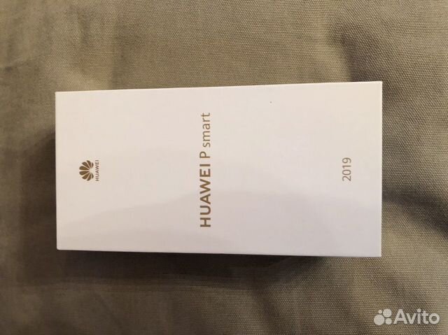 Новый телефон Huawei p smart 2019 3/32gb
