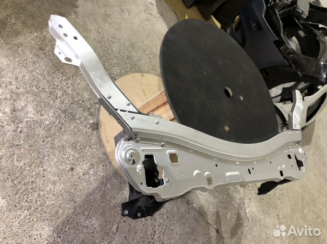 Телевизор на Мерседес Е213 Е 213 супорт радиатора Телевизор на Мерседес Е213 Е 213 супорт радиатора