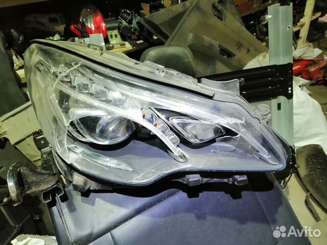Фара правая корпус цел стекло разбито 207 Mercedes