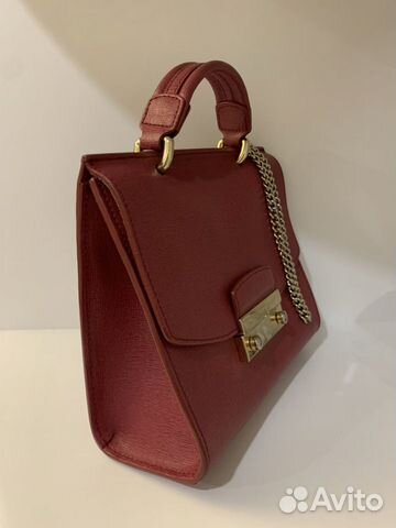 Женская сумка Furla с длинной цепочкой 17*20*8 см Женская сумка Furla с длинной цепочкой 17*20*8 см