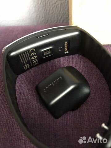 Фитнес-браслет Samsung Gear Fit Фитнес-браслет Samsung Gear Fit