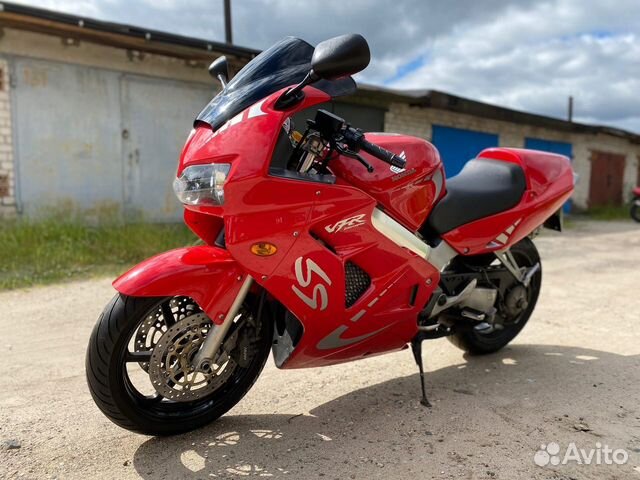 Honda VFR 800 FI, 1999 года выпуска из Европы