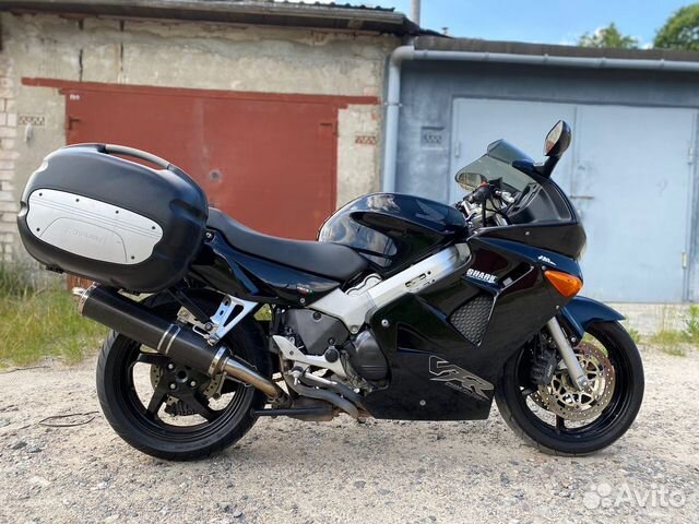Honda VFR 800 FI, 1999 год выпуска из Европы Honda VFR 800 FI, 1999 год выпуска из Европы