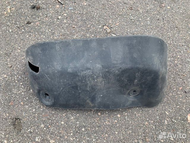 Брызговик задний левый Mitsubishi Pajero 4