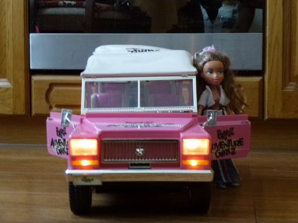 Машина-джип для кукол Братц