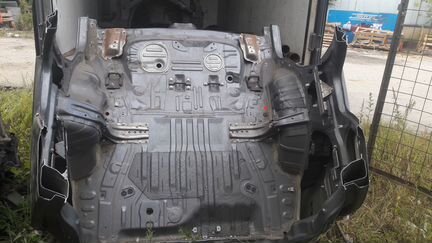 Mitsubishi Outlander XL задняя часть кузова