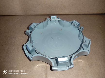 Оригинальный колпак колесного диска Toyota Prado90