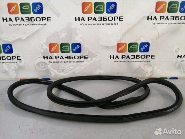 Уплотнительная резинка дверного проема передняя