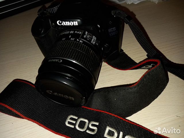 Зеркальный фотоаппарат canon eos 550D